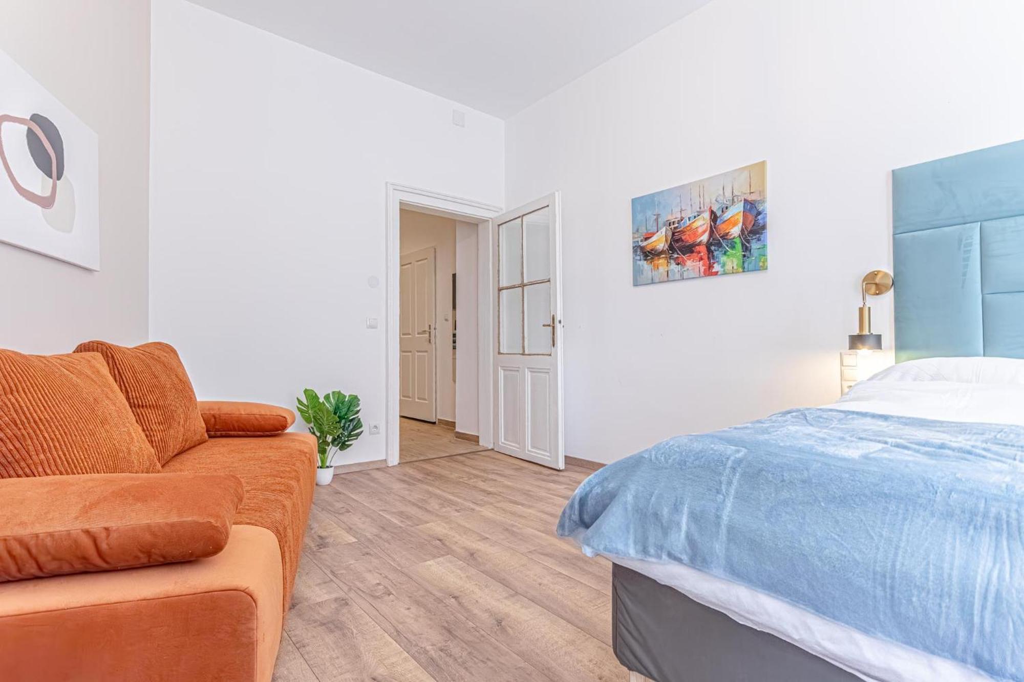 Cost Effective City Life 1Br In Classic Building Вена Экстерьер фото