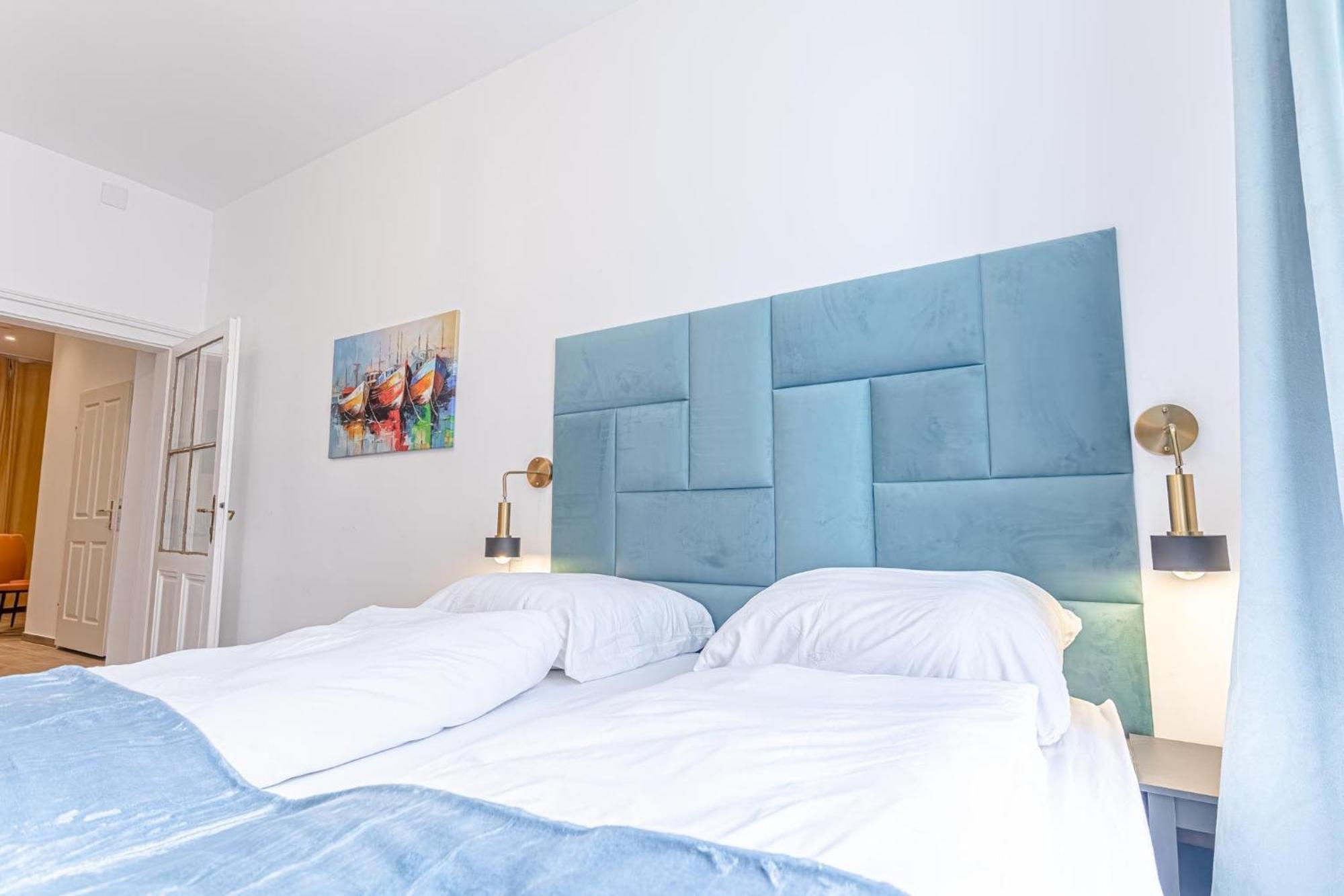 Cost Effective City Life 1Br In Classic Building Вена Экстерьер фото