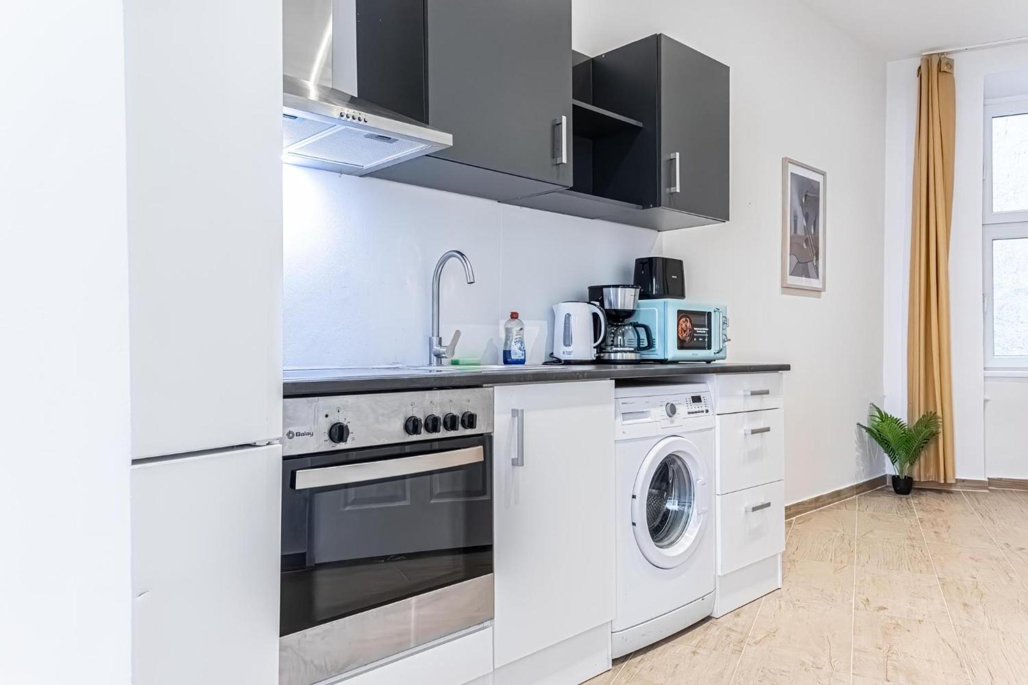 Cost Effective City Life 1Br In Classic Building Вена Экстерьер фото