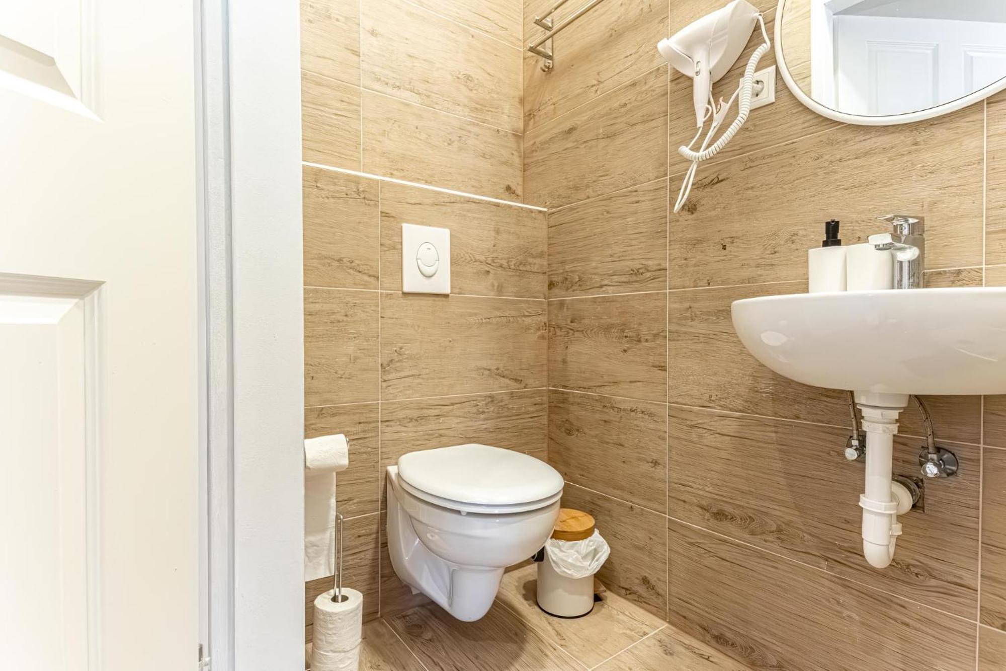 Cost Effective City Life 1Br In Classic Building Вена Экстерьер фото