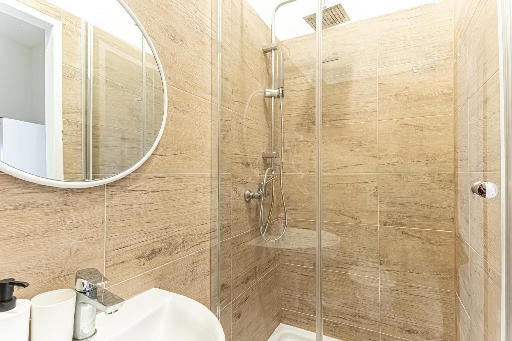 Cost Effective City Life 1Br In Classic Building Вена Экстерьер фото